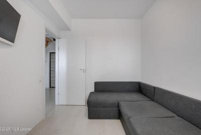 Apartament unic cu etaj, baie matrimoniala si balcon generos - 2