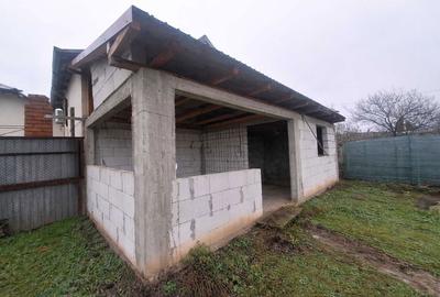 Casă cu 4 camere în Central - 2