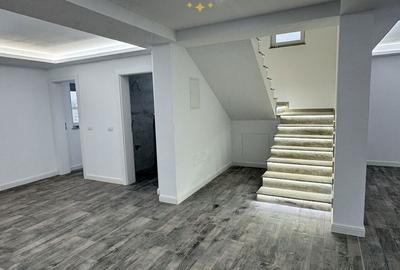 Casă cu 4 camere cu Teren 327 Mp în Dămienești - 12