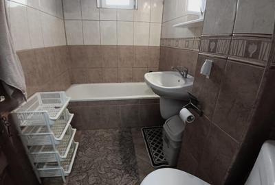 Apartament cu 3 camere semidecomandat în Central - 12