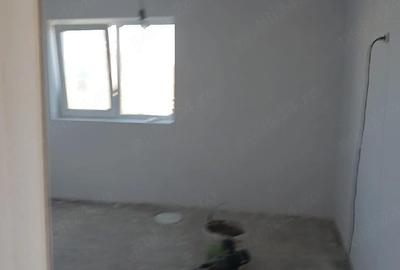 Casă cu Teren 385 Mp în Pecineaga - 2