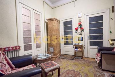 Casă individuală cu 7 camere cu Canalizare în 1 Mai