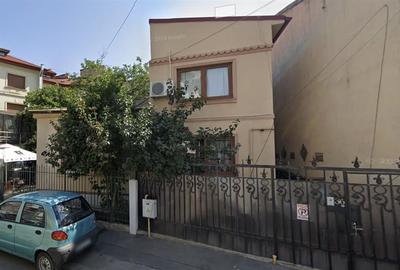 Casă individuală cu 7 camere în Dacia