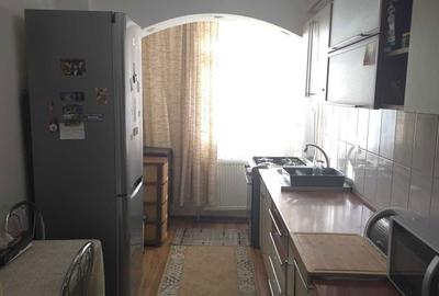Apartament cu 2 camere decomandat în Bora - 3