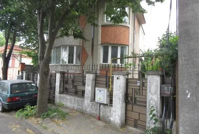 SUPER ZONA SUPER Vila centru istoric D+P+1 380 mp 6 camere mobilata utilata - 1