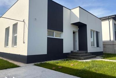 Casă cu 3 camere cu Teren 322 Mp în Berceni