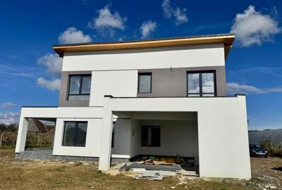 Casa individuala finisata complet Clasa energetica - 28