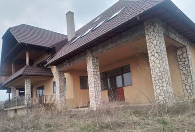 Casă cu 4 camere în Năeni - 5