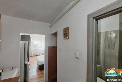 Garsonieră decomandată în Central - 2