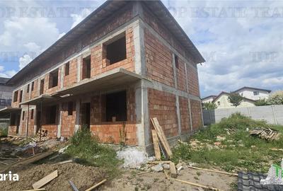 Casă cu 4 camere cu Teren 200 Mp în Central - 3