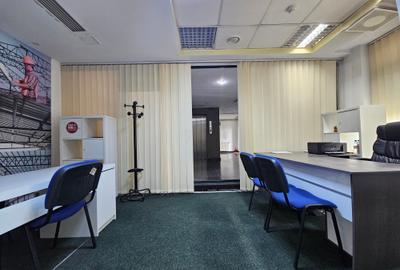 Birou, de 50 mp, în Central - 5