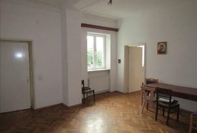 Casa singur in curte, central,  zona Stefan Cel Mare - 4