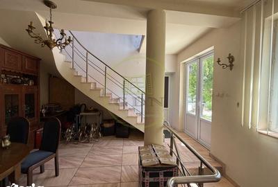 Casă cu 8 camere cu Teren 400 Mp în Central - 5