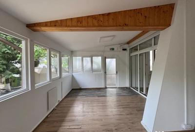 Casă cu 10 camere cu Teren 402 Mp în Lacul Tei - 5