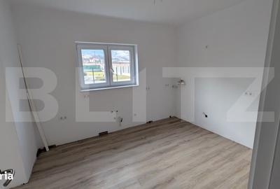 Casă cu 4 camere cu Teren 360 Mp în Micești - 2