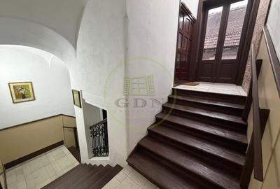 Apartament cu 5 camere decomandat, mobilat în Reghin - 12