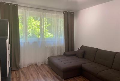 Inchiriez apartament decomandat cu doua camere - zona FAVORIT, de curand renovat - 3