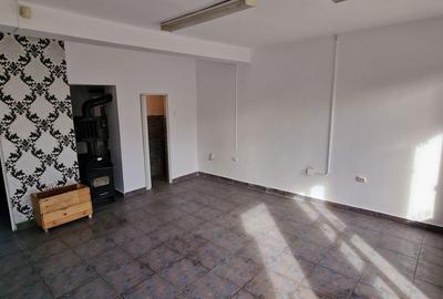 Spațiu comercial, de 35 mp, în Central - 1