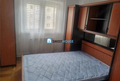 Apartament cu trei camere B-dul Unirii - 1