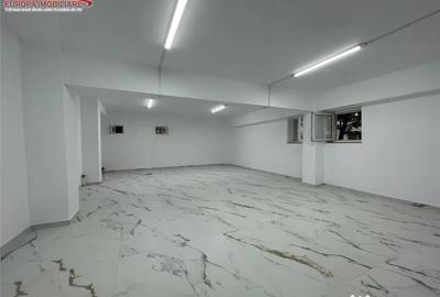 Spațiu comercial, de 100 mp, în Central - 4