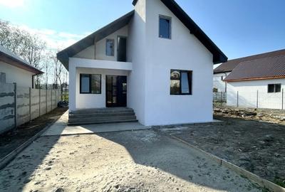 Casa la sol, 4 camere, Lumina