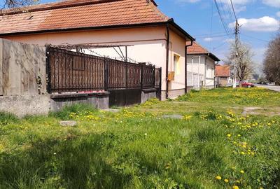 Casă cu 5 camere cu Teren 830 Mp în Central - 10