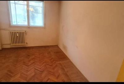 Apartament cu 3 camere semidecomandat în Titan - 19