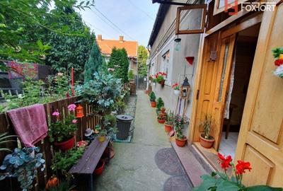 Apartament cu 3 camere nedecomandat, mobilat în P-ța Maria - 10