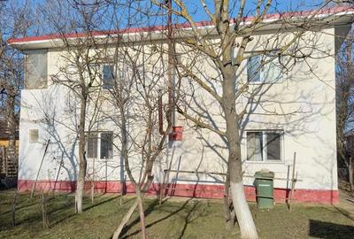 Casă cu Teren 4000 Mp în Radomirești - 2