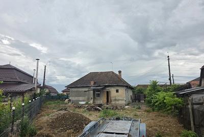 Casă cu Teren 444 Mp în Mihai Viteazu