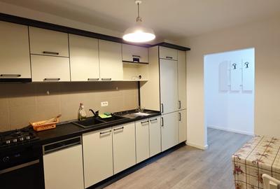 Apartament cu 3 camere decomandat, mobilat în Bistrița Lac