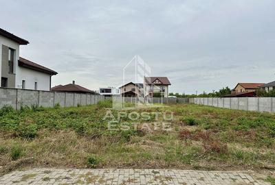 Teren de 930 mp, în Lunei - 1