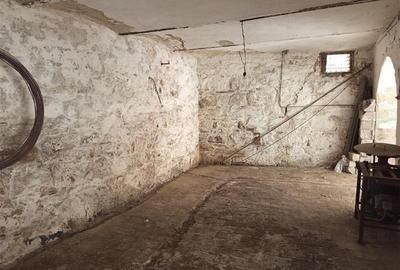 Casă individuală cu 7 camere cu Teren 502 Mp în Vest - 3