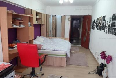 Apartament cu 3 camere decomandat în Independenței - 10