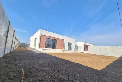Casa mediteranean - 4 camere - 2 bai - teren 425mp - 5 min de STV - 1