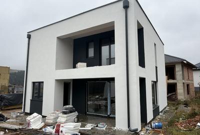 Casă individuală cu 4 camere cu Canalizare în Luna de Sus - 3