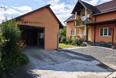 Direct proprietar!Casă cu 7 camere + garaj+ curte 463 mp-Floresti CJ