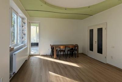 Vand apartament 3 camere in vila zona Centru Vechi Comision 0% - 5