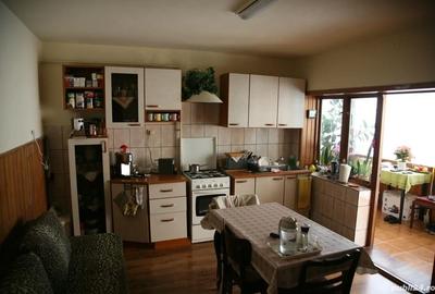 Casă cu 3 camere cu Teren 900 Mp în Zimandu Nou