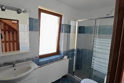 Casă cu 5 camere cu Teren 800 Mp în Central
