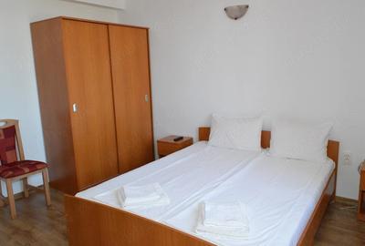 Casă cu 8 camere cu Teren 1200 Mp în Sânmartin