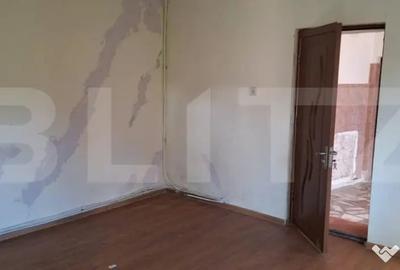 Casă cu 3 camere cu Teren 900 Mp în Central - 2