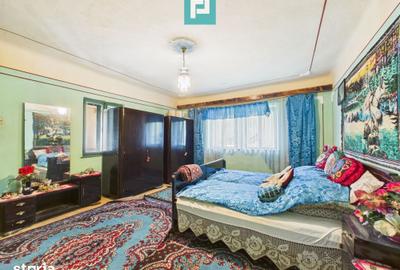 Casă cu 2 camere cu Teren 24270 Mp în Central