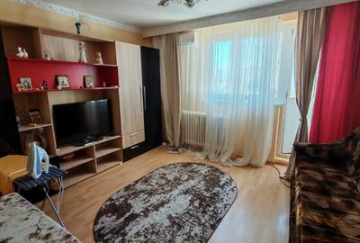 Apartament cu 2 camere decomandat în Micro 19