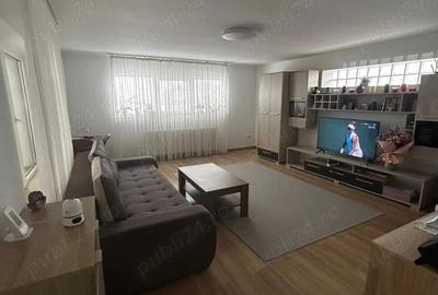 Casă cu 4 camere cu Teren 4472 Mp în Central - 1