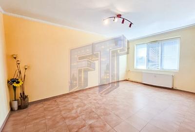 Apartament cu 3 camere decomandat, mobilat în Sălăjan - 1