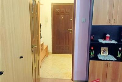 Apartament cu 2 camere semidecomandat în 9 Mai - 17
