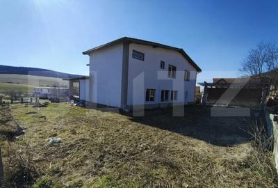 Casă cu 4 camere cu Teren 1000 Mp în Tofalău - 7