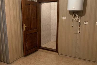 Spațiu comercial, de 50 mp, în Central - 3