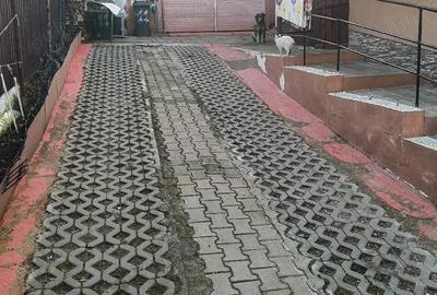 Casă cu 2 camere cu Teren 300 Mp în Central